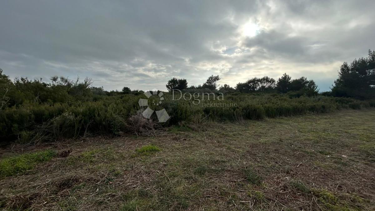 Kmetijsko zemljišče Pomer, Medulin, 1.370m2