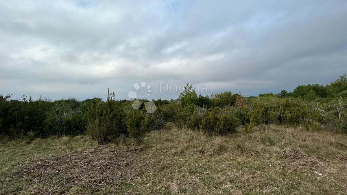 Kmetijsko zemljišče Pomer, Medulin, 1.370m2