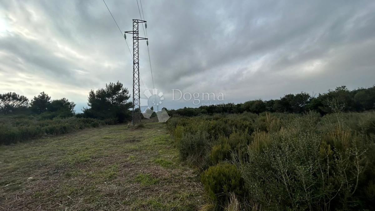 Kmetijsko zemljišče Pomer, Medulin, 1.370m2
