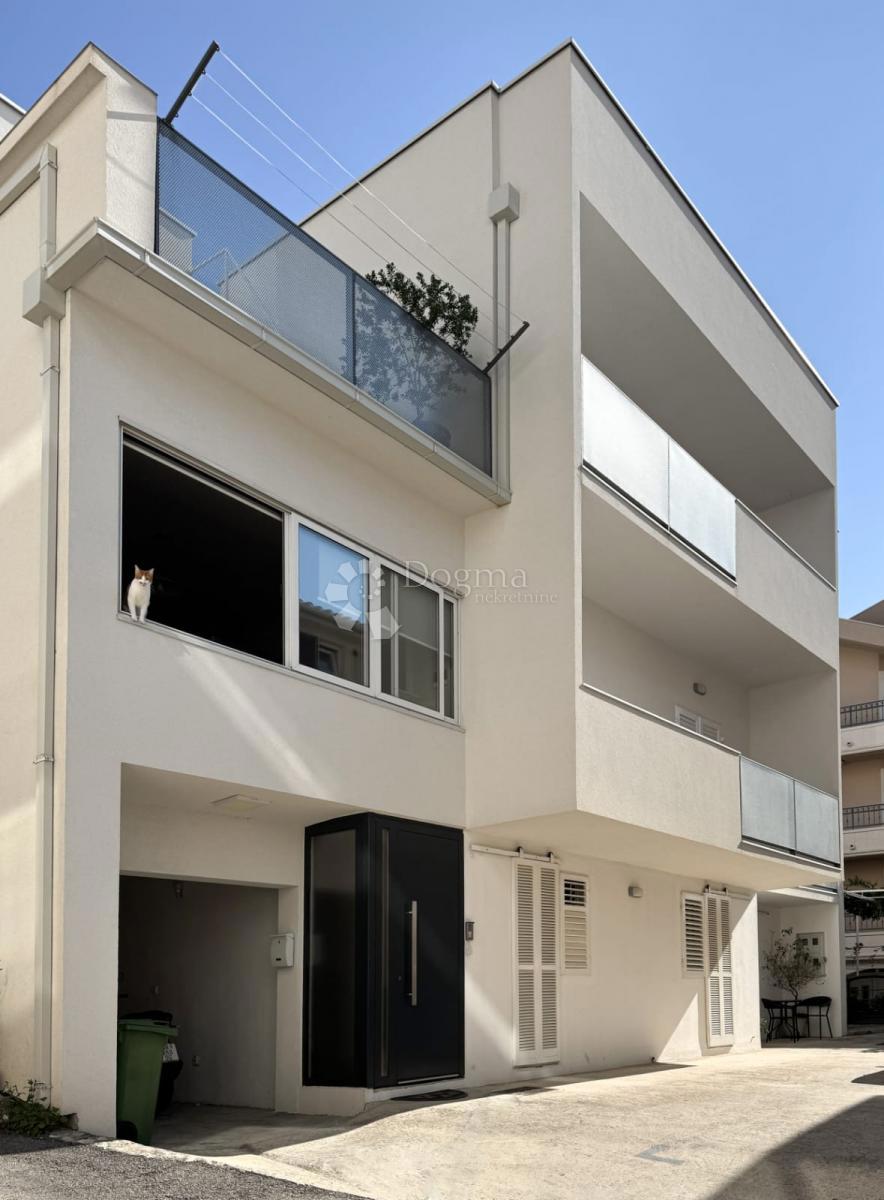 Hiša Tučepi, 382,31m2