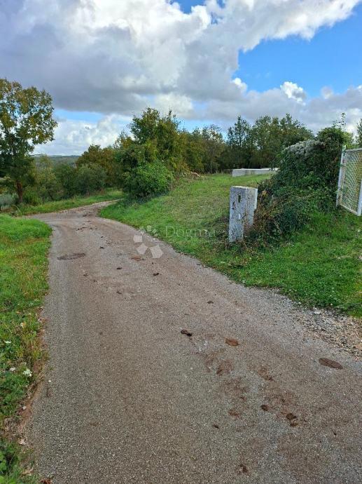 Zazidljivo zemljišče Višnjan, 552m2