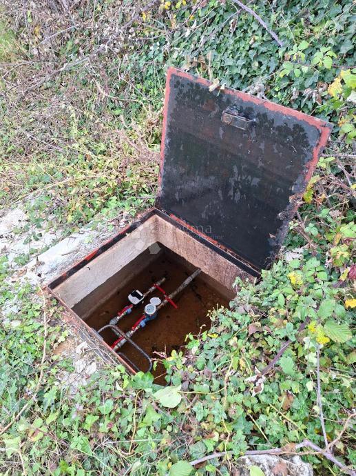 Zazidljivo zemljišče Višnjan, 552m2