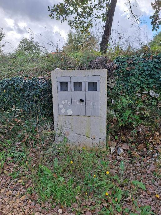 Zazidljivo zemljišče Višnjan, 552m2