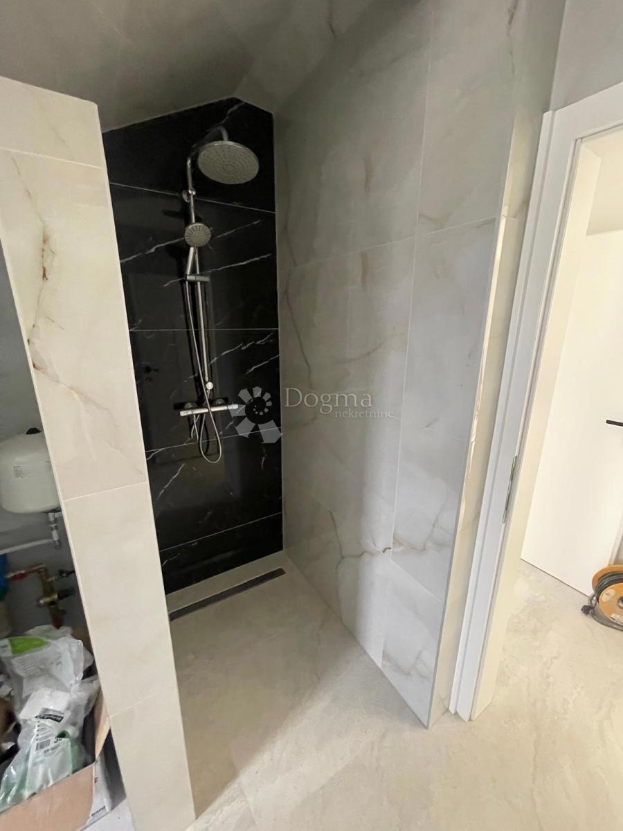 Hiša Tribunj, 243,70m2