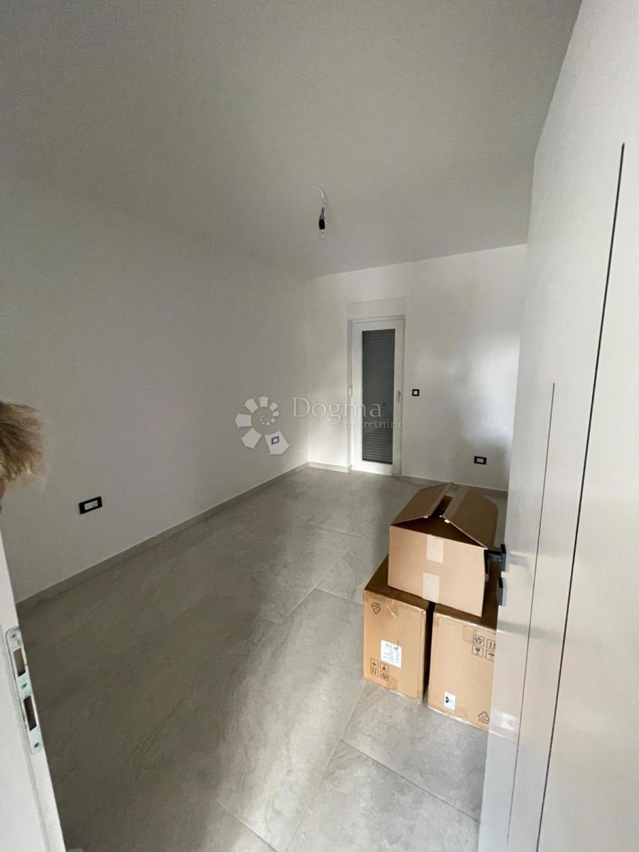 Hiša Tribunj, 243,70m2