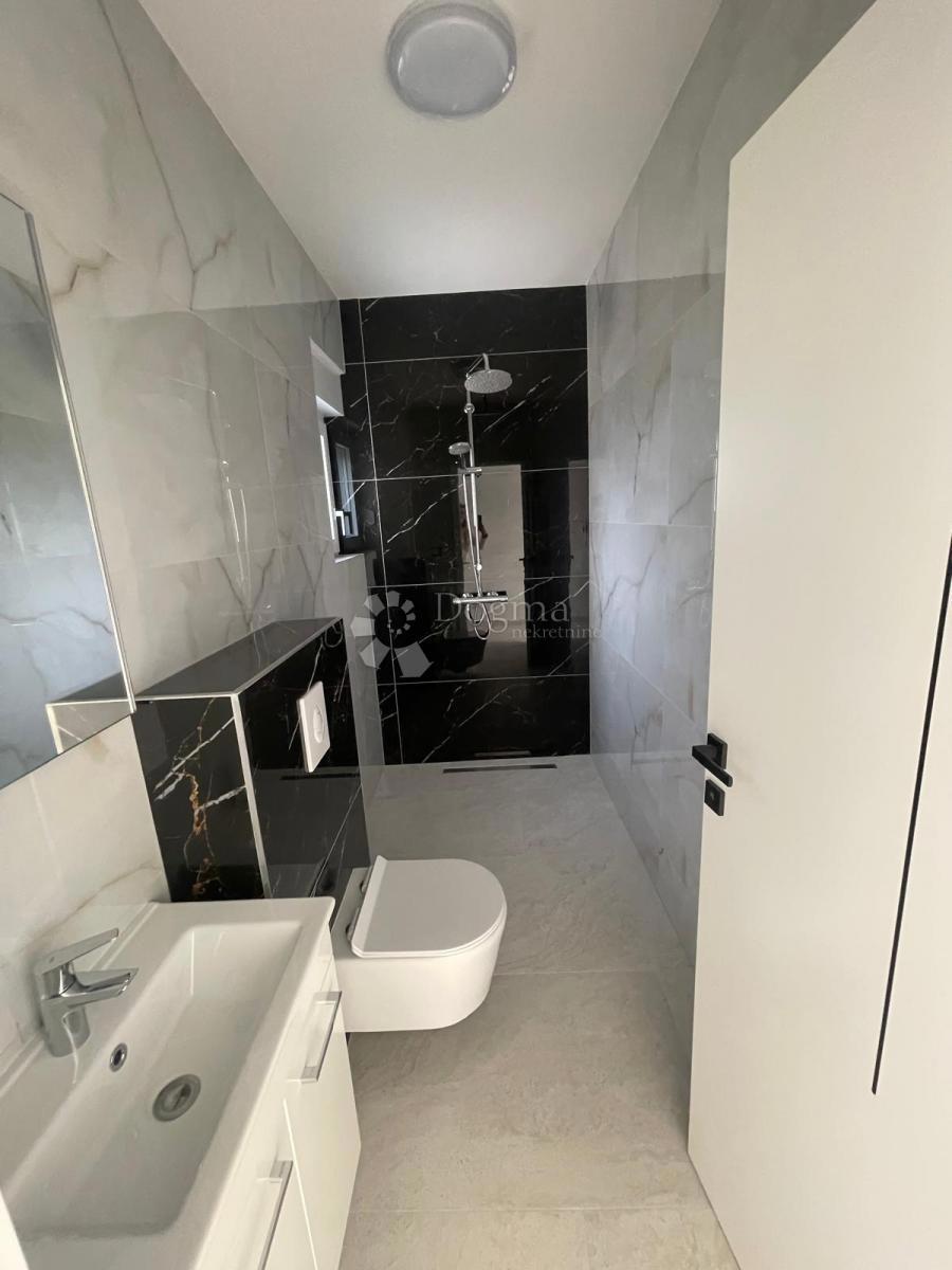 Hiša Tribunj, 243,70m2