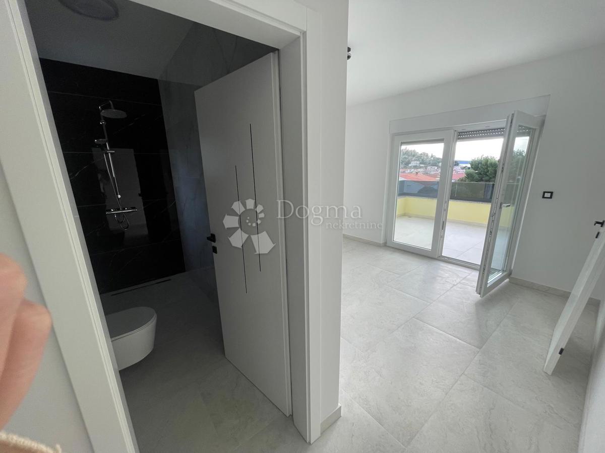 Hiša Tribunj, 243,70m2