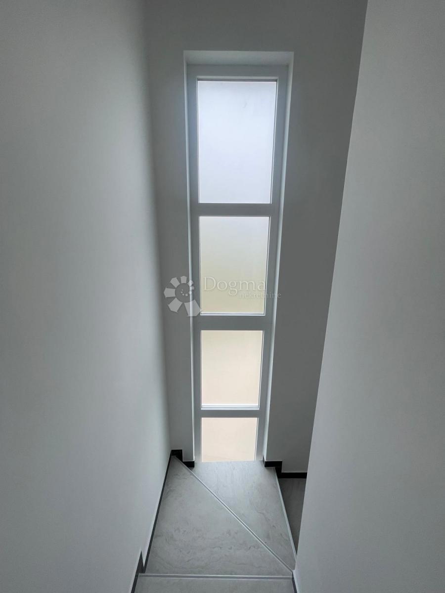 Hiša Tribunj, 243,70m2