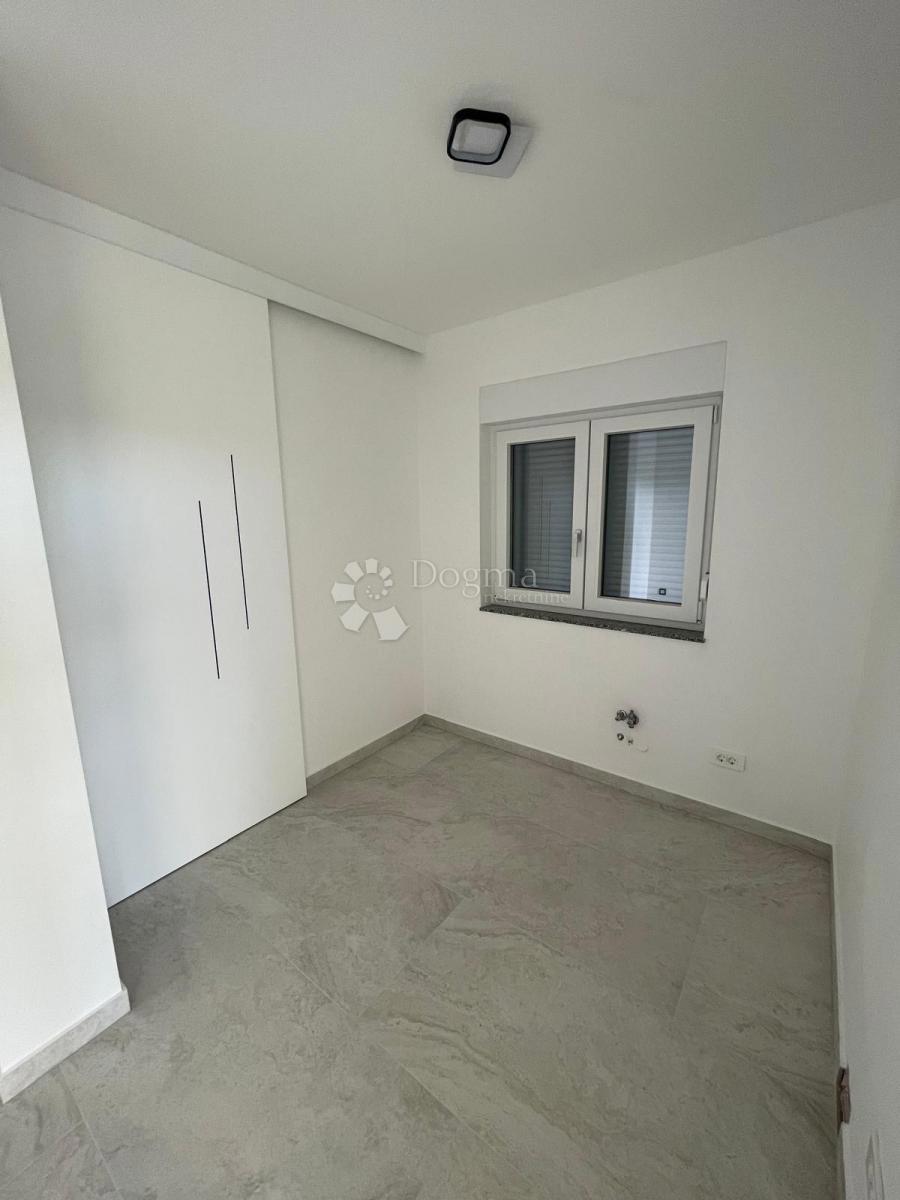 Hiša Tribunj, 243,70m2