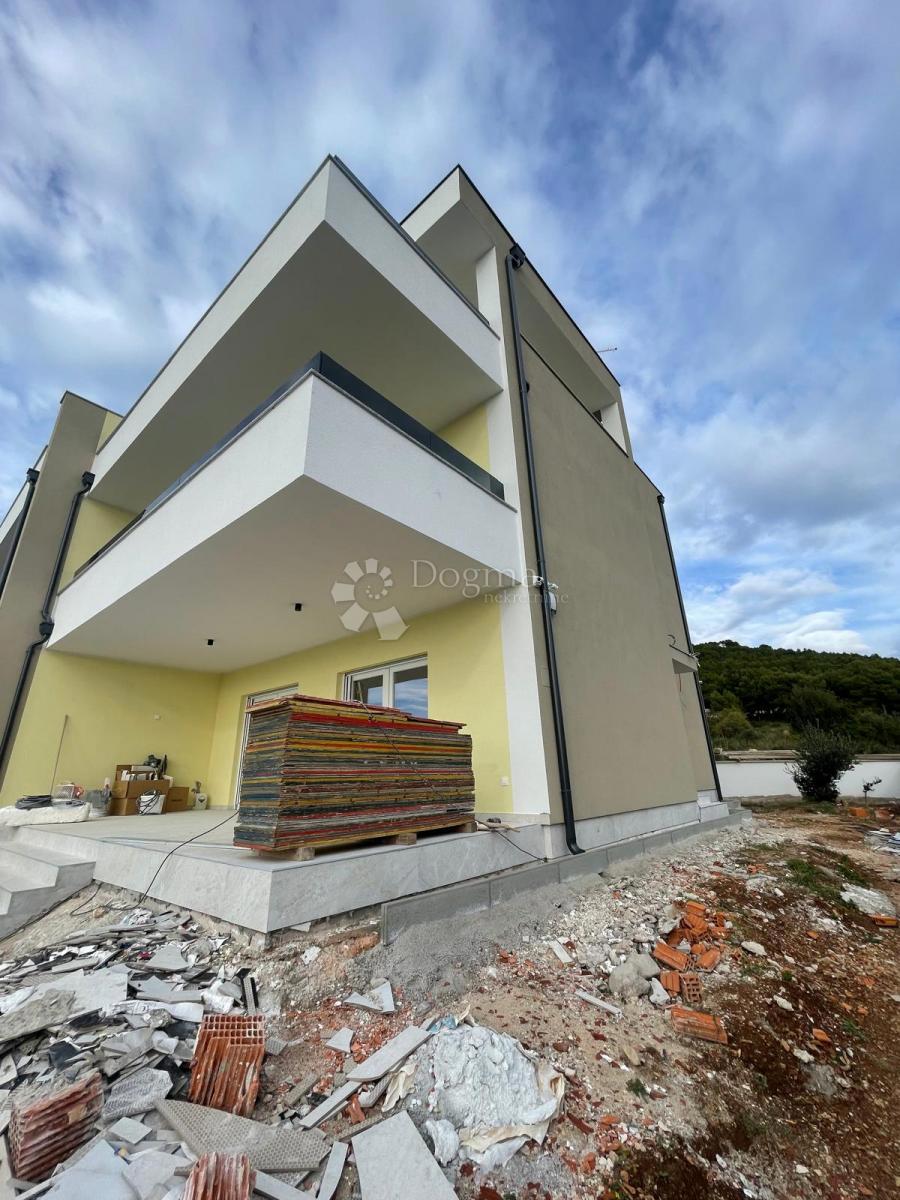 Hiša Tribunj, 243,70m2