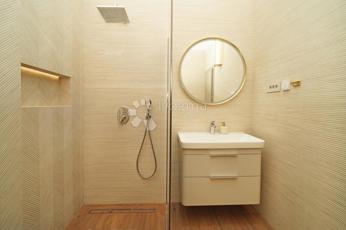 Hiša Kringa, Tinjan, 370m2