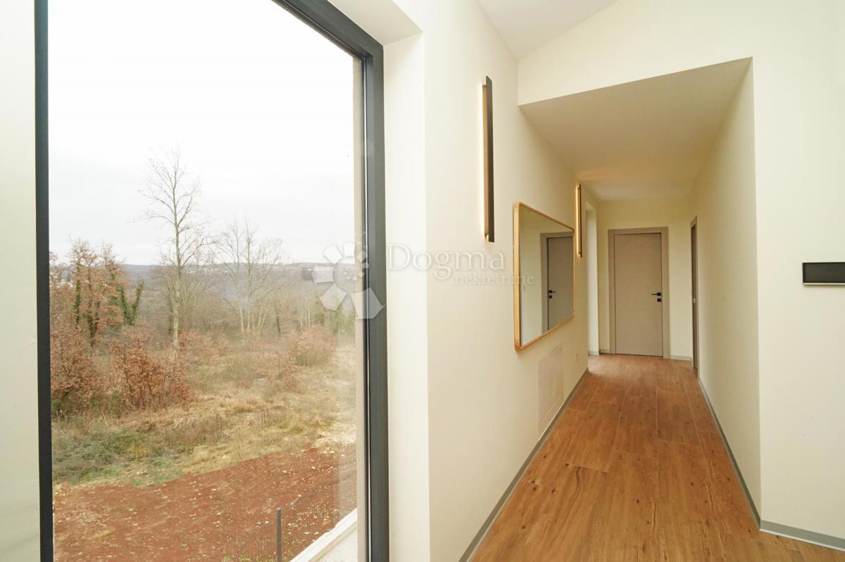 Hiša Kringa, Tinjan, 370m2