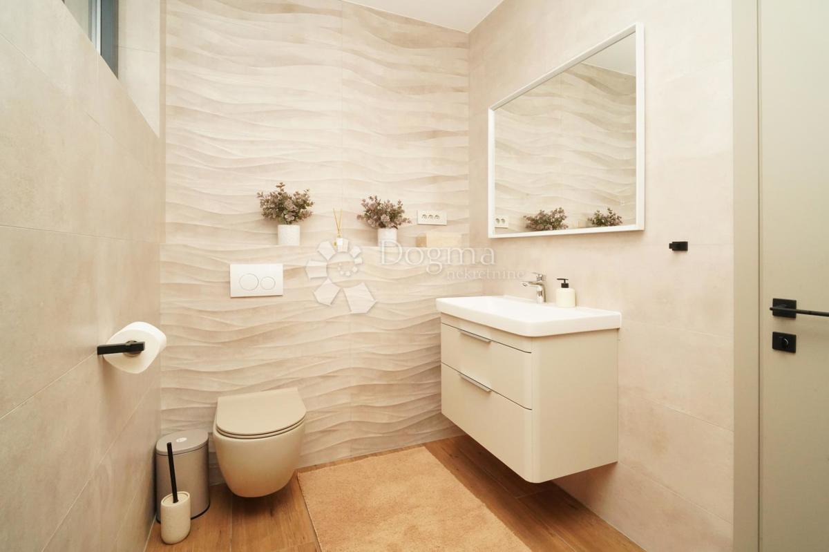 Hiša Kringa, Tinjan, 370m2