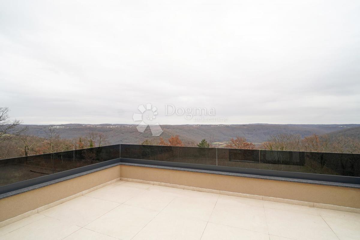 Hiša Kringa, Tinjan, 370m2