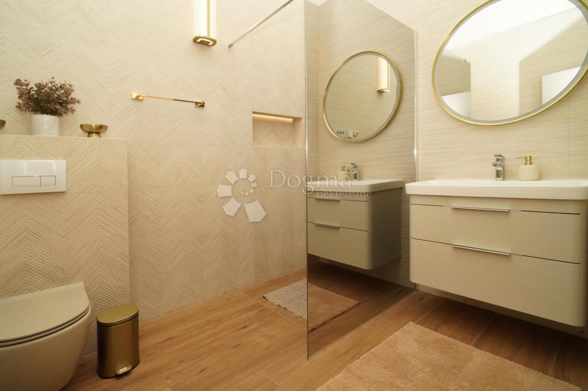 Hiša Kringa, Tinjan, 370m2