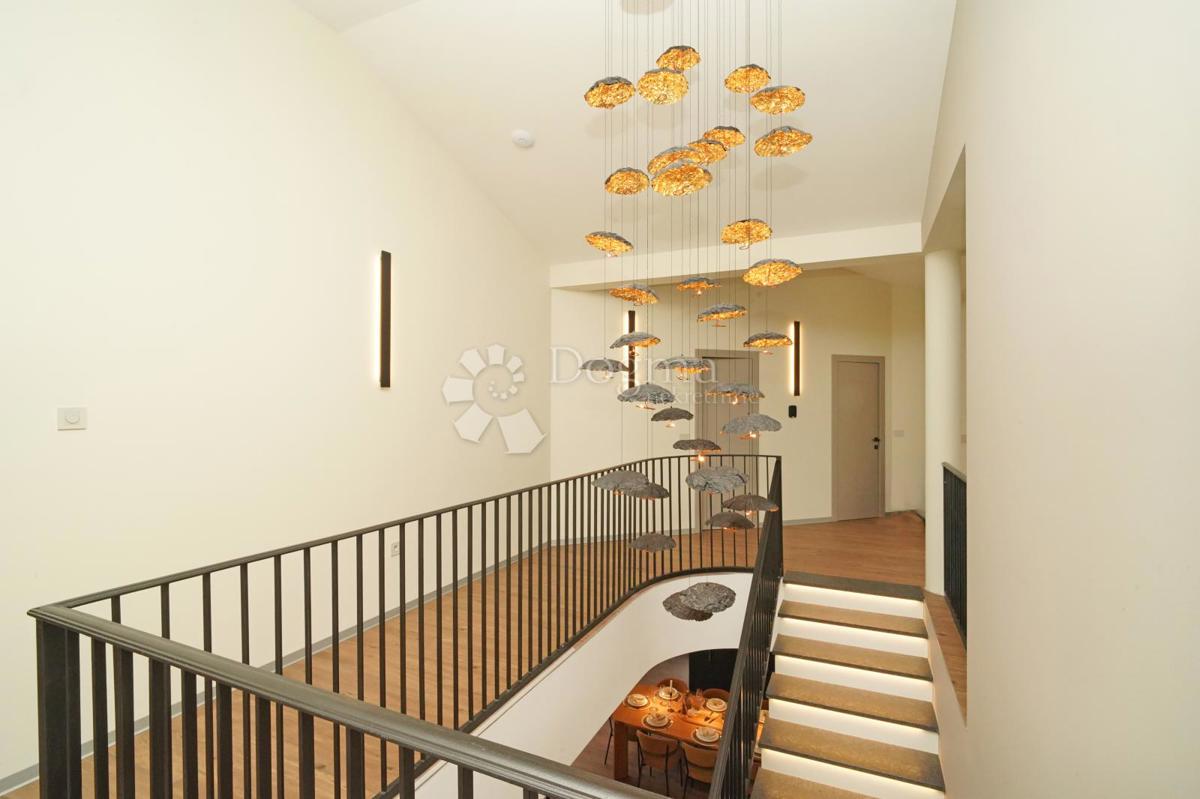 Hiša Kringa, Tinjan, 370m2