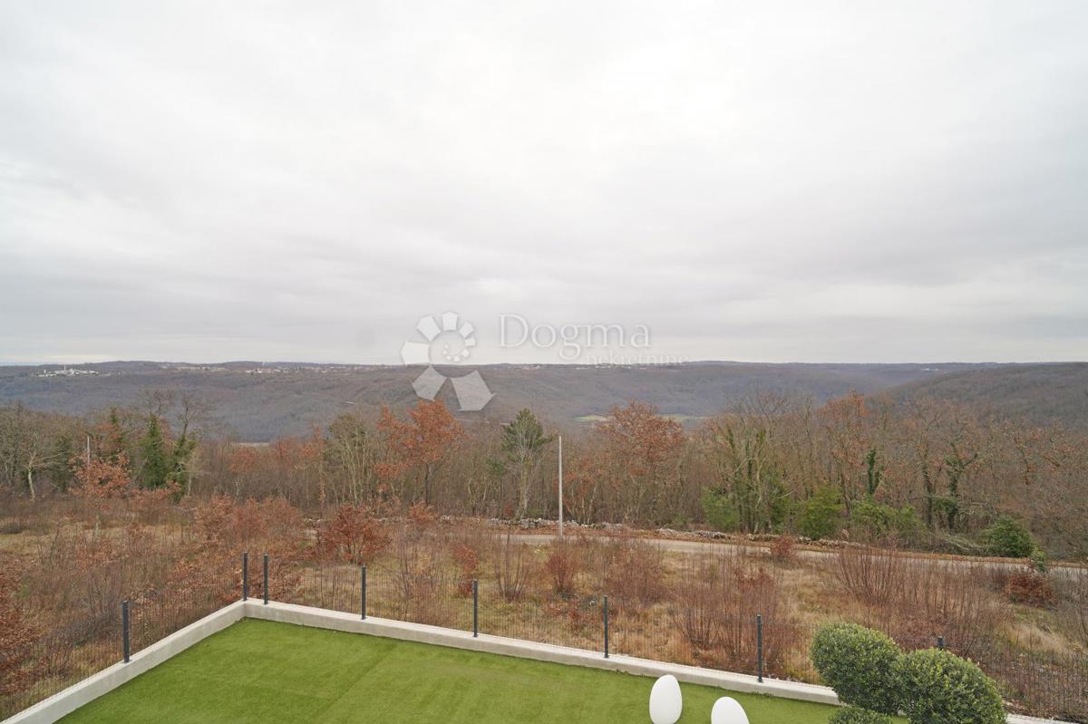 Hiša Kringa, Tinjan, 370m2