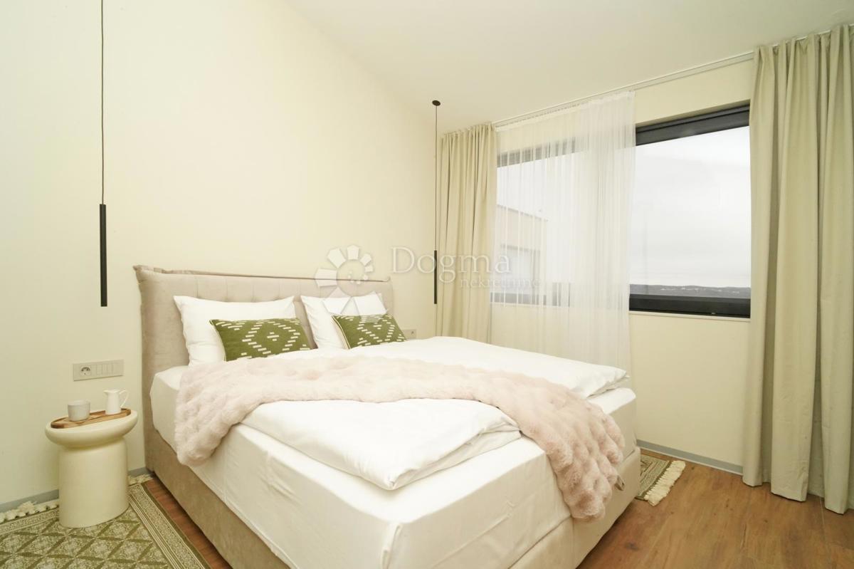 Hiša Kringa, Tinjan, 370m2