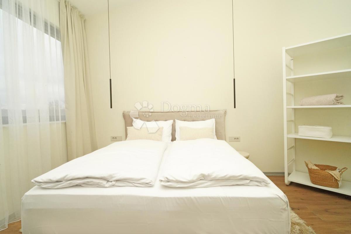 Hiša Kringa, Tinjan, 370m2