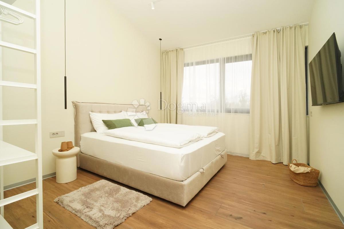 Hiša Kringa, Tinjan, 370m2