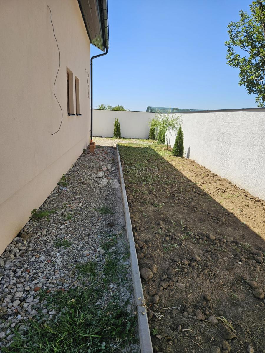 Hiša Sarvaš, Osijek - Okolica, 200m2