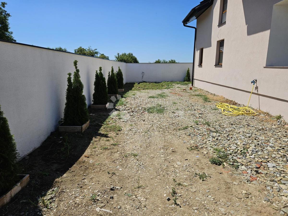 Hiša Sarvaš, Osijek - Okolica, 200m2