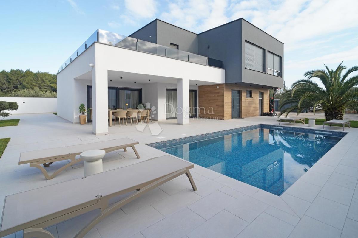 MIR, RAZKOŠJE IN ZASEBNOST V SRCU PULA