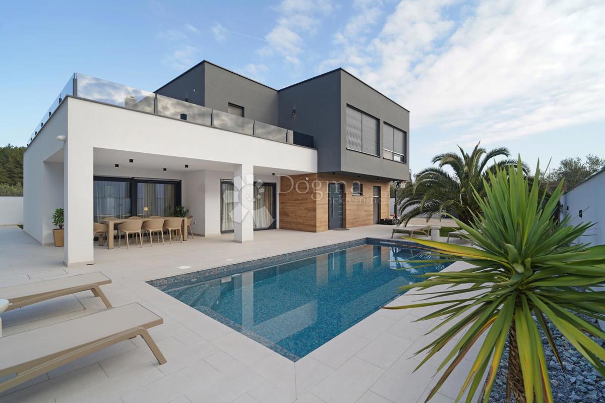 MIR, RAZKOŠJE IN ZASEBNOST V SRCU PULA