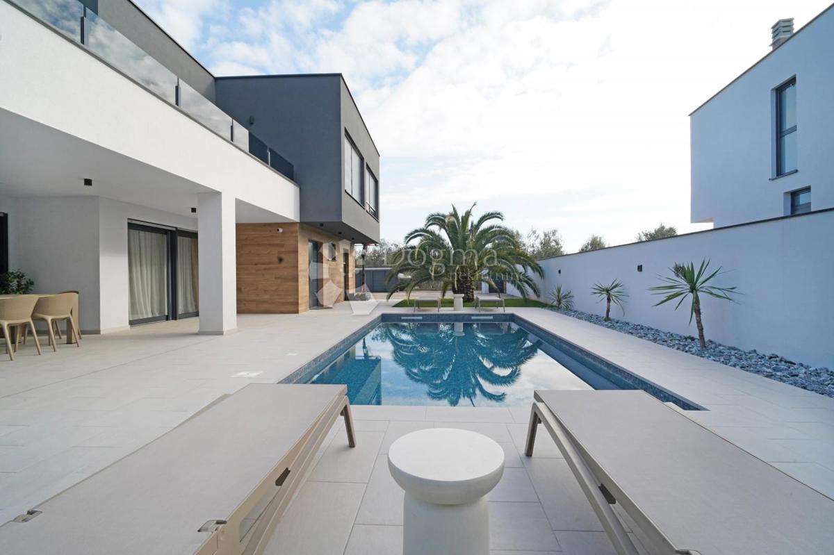 MIR, RAZKOŠJE IN ZASEBNOST V SRCU PULA