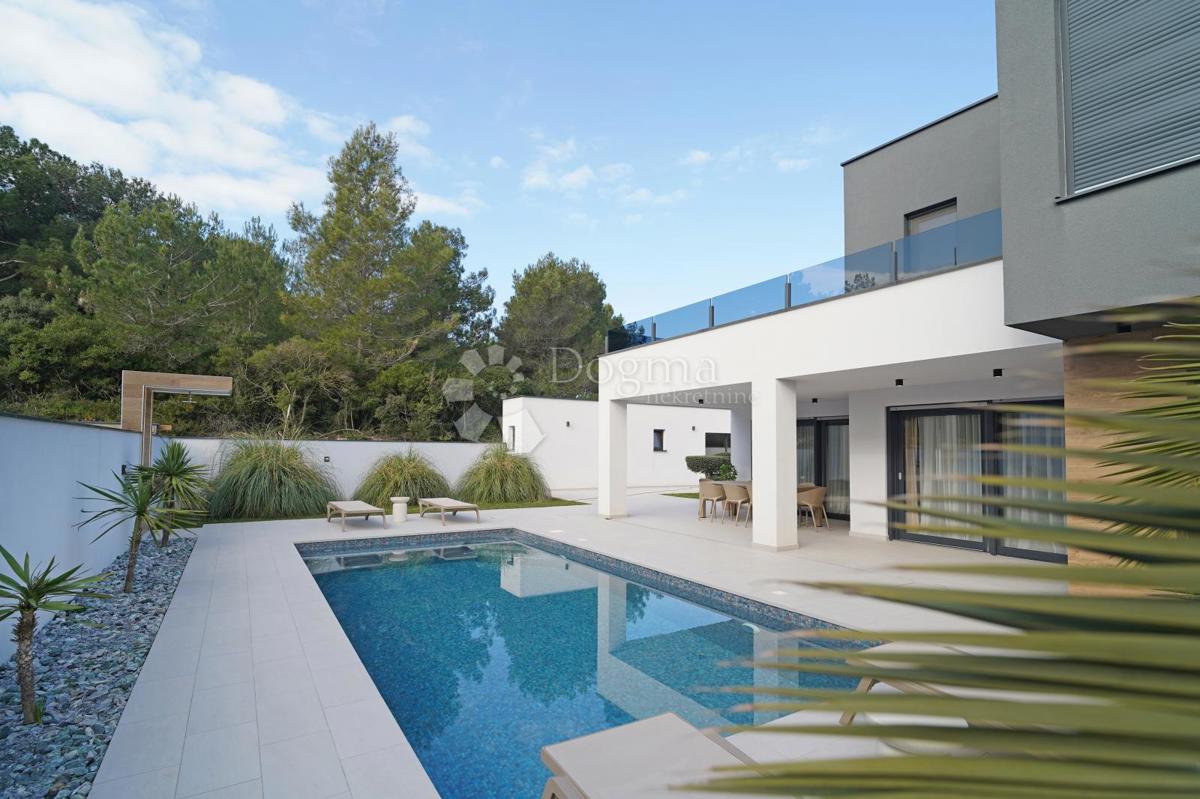 MIR, RAZKOŠJE IN ZASEBNOST V SRCU PULA