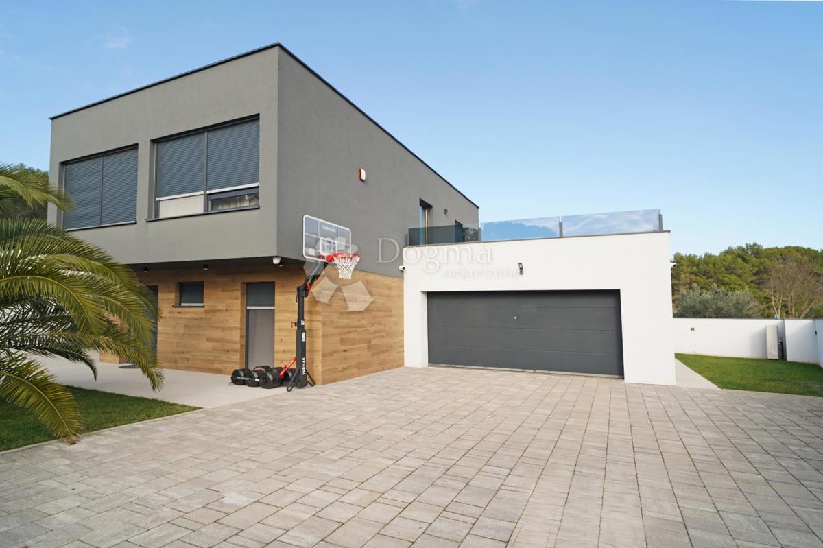 MIR, RAZKOŠJE IN ZASEBNOST V SRCU PULA