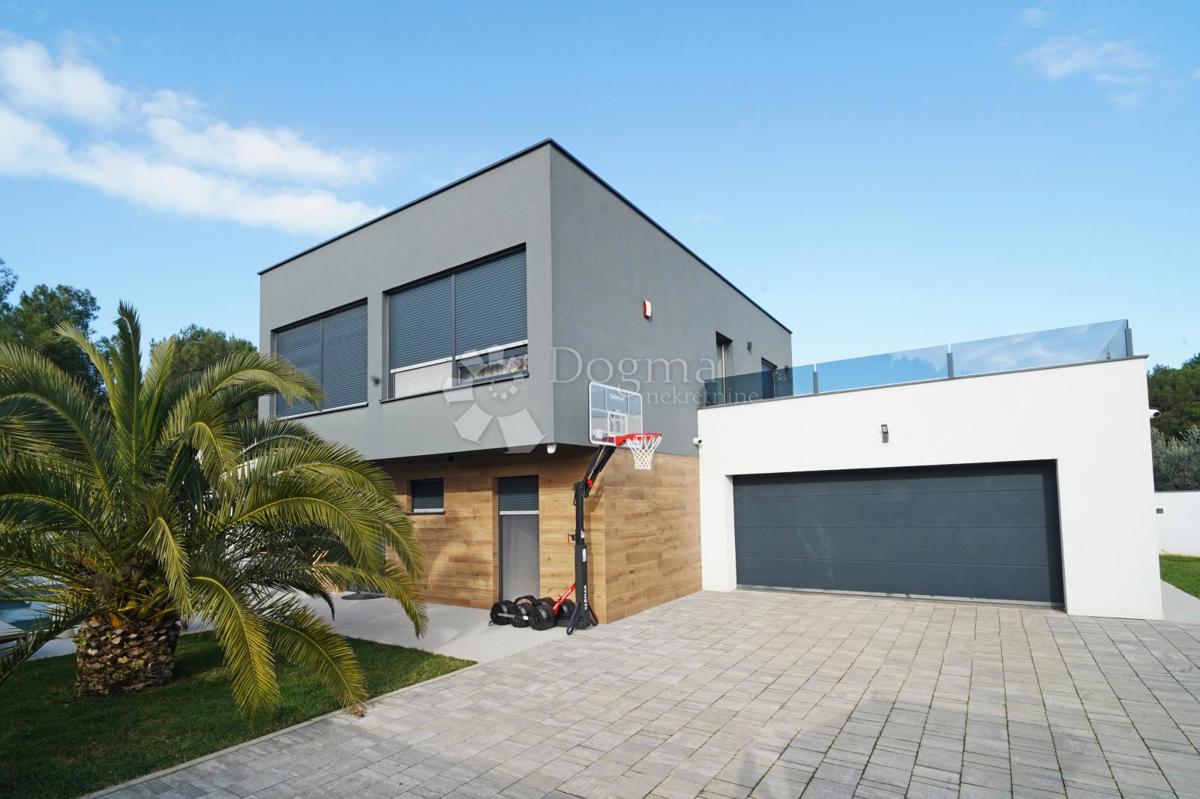 MIR, RAZKOŠJE IN ZASEBNOST V SRCU PULA