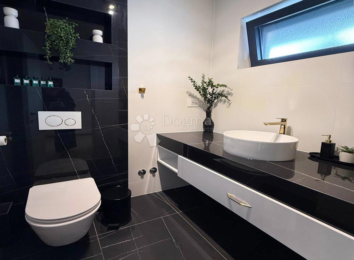 MIR, RAZKOŠJE IN ZASEBNOST V SRCU PULA