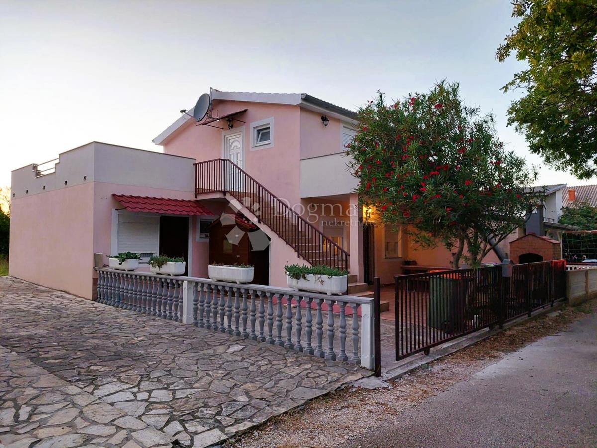 Hiša Gornji Karin, Obrovac, 116,87m2