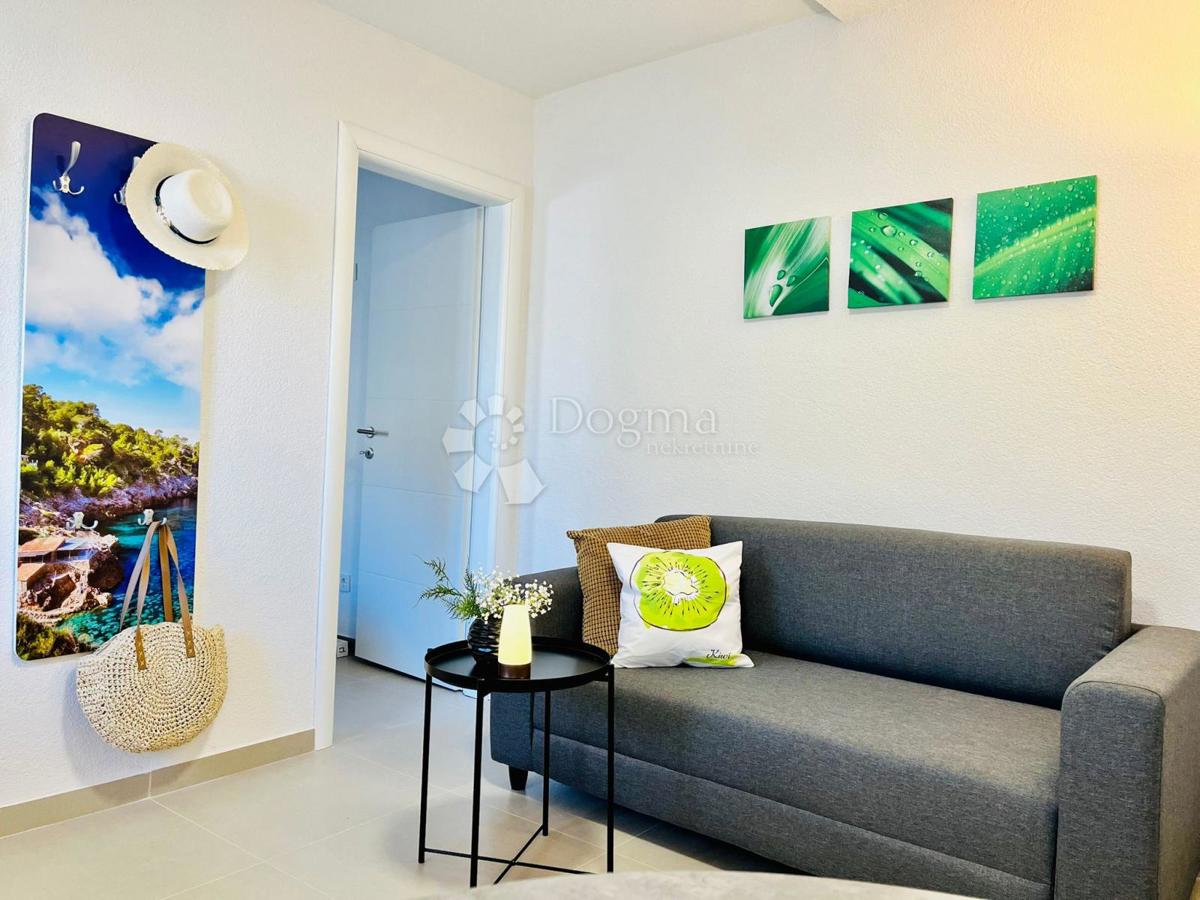 Hiša Rogoznica, 195m2