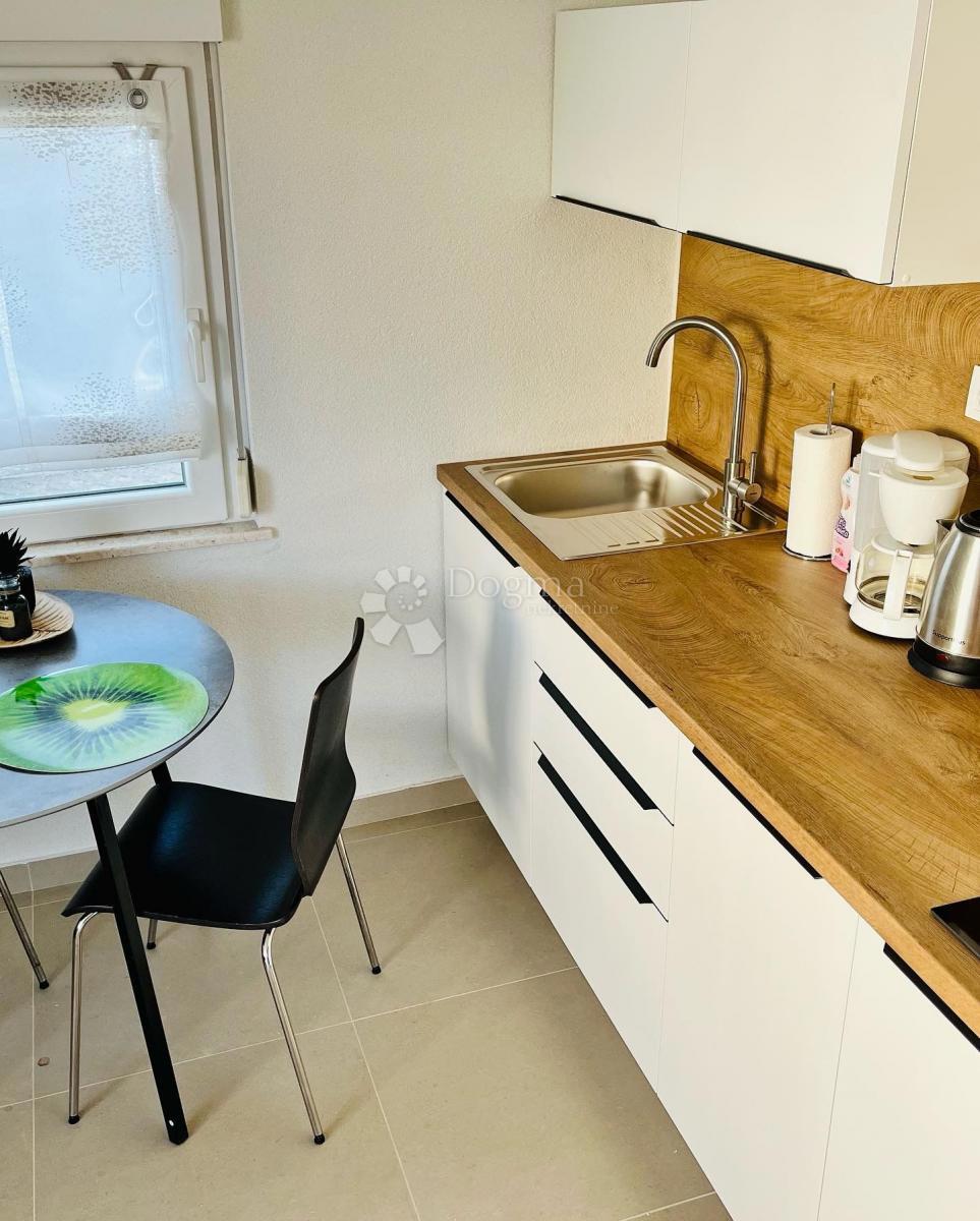 Hiša Rogoznica, 195m2