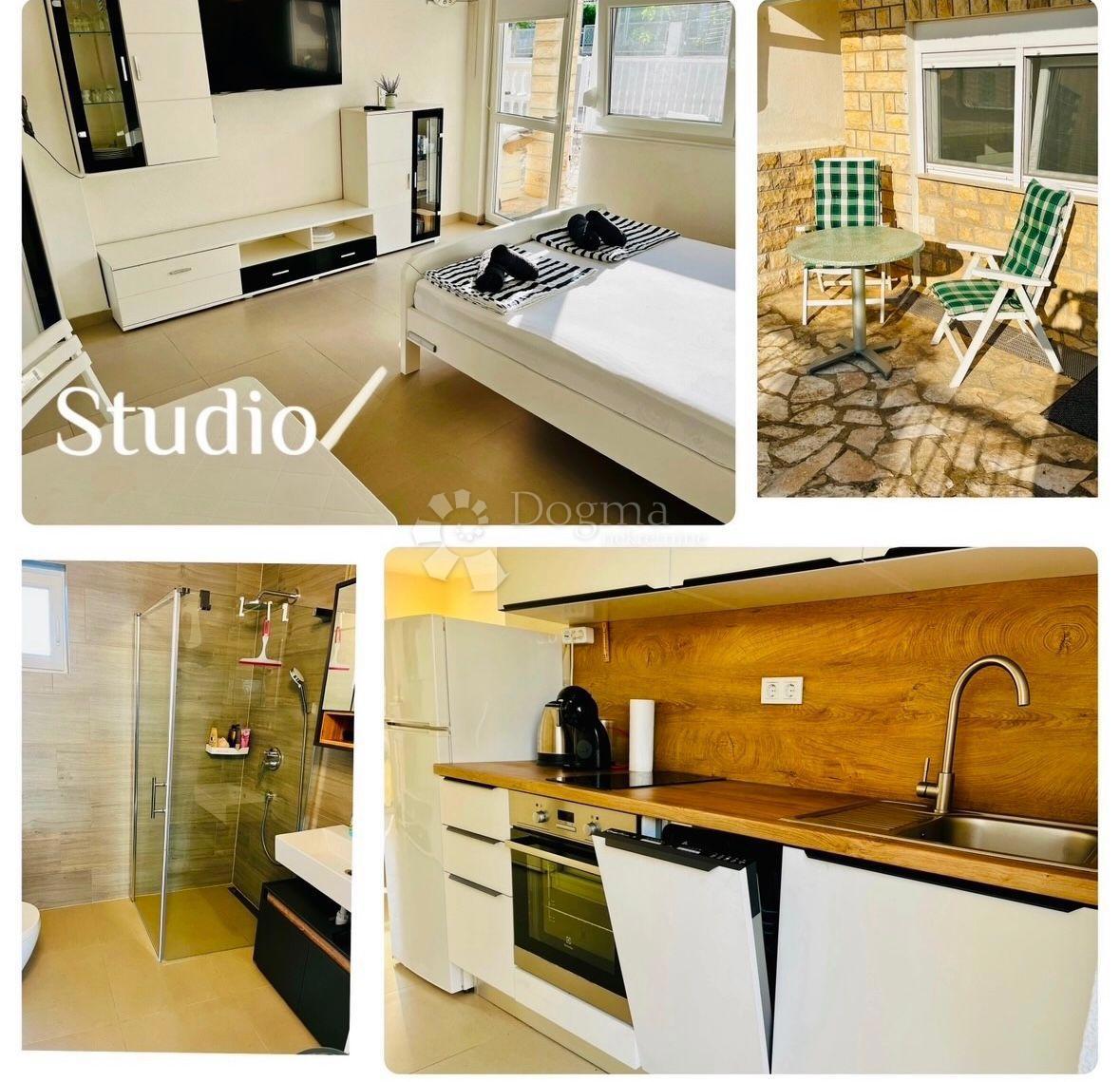 Hiša Rogoznica, 195m2