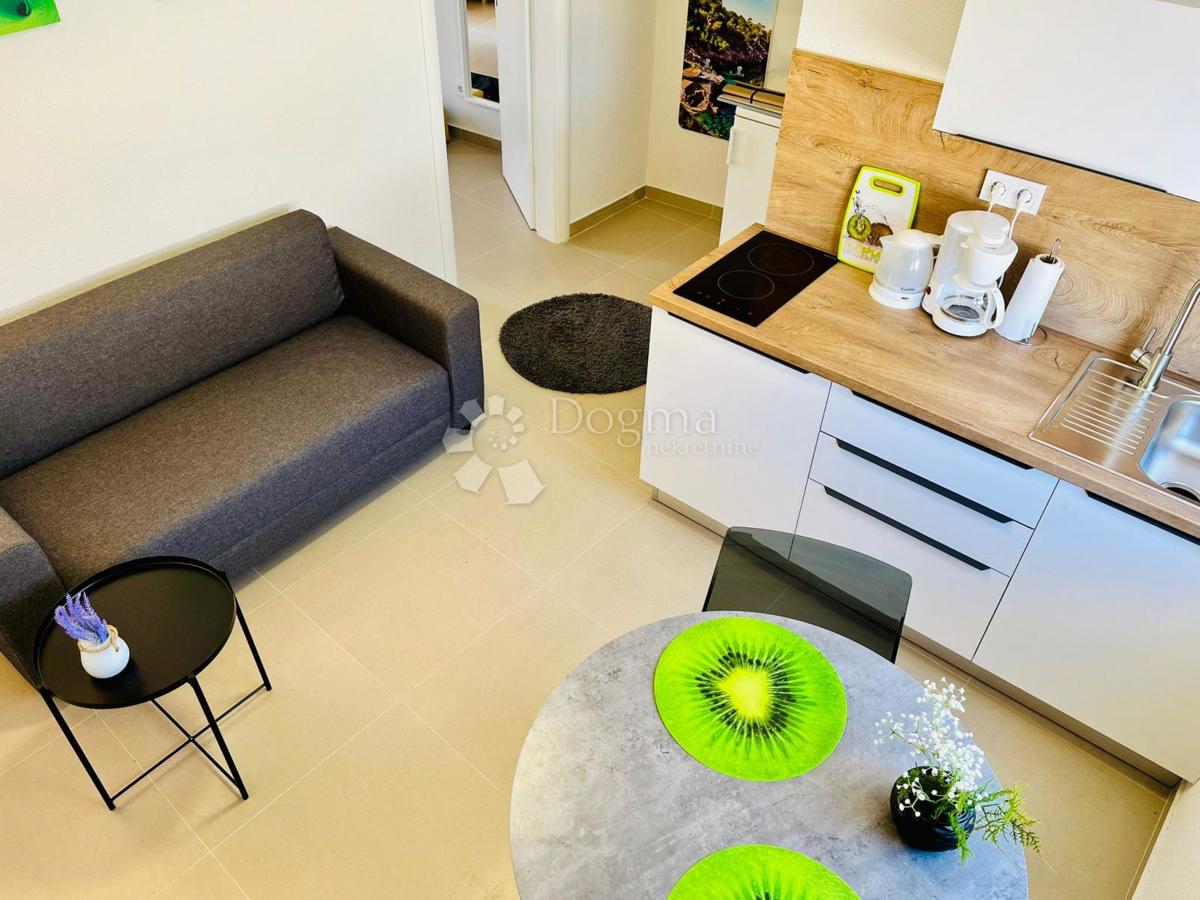 Hiša Rogoznica, 195m2