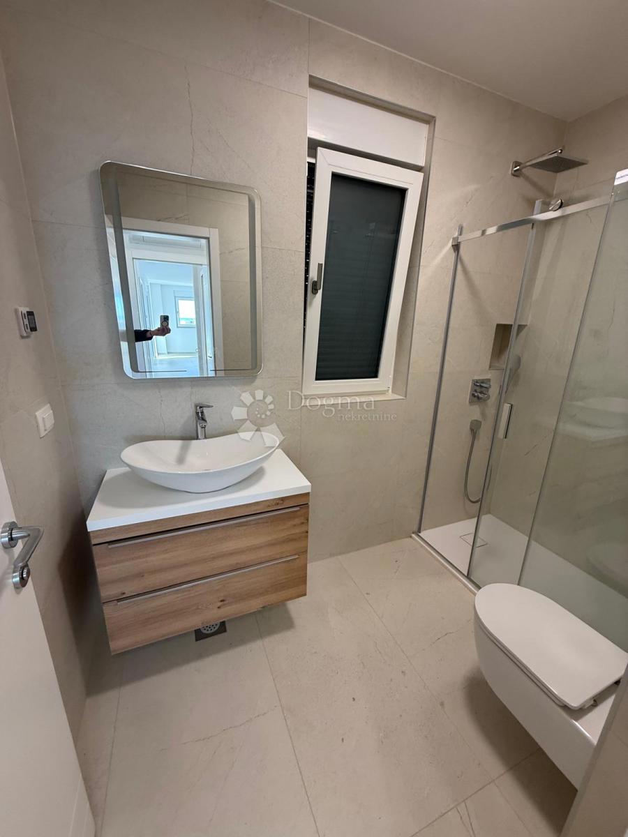 Apartma Novalja, 112m2