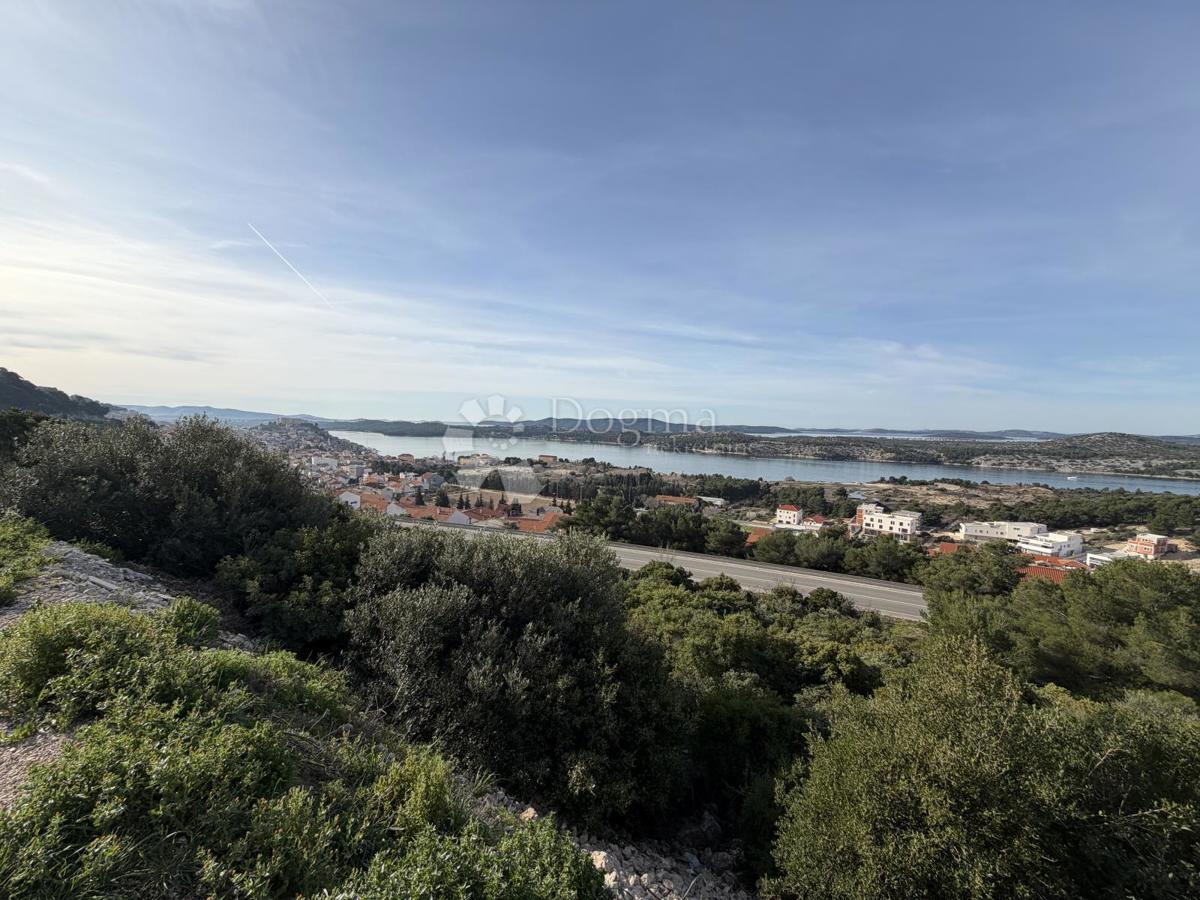 Zazidljivo zemljišče Crnica, Šibenik, 5.250m2