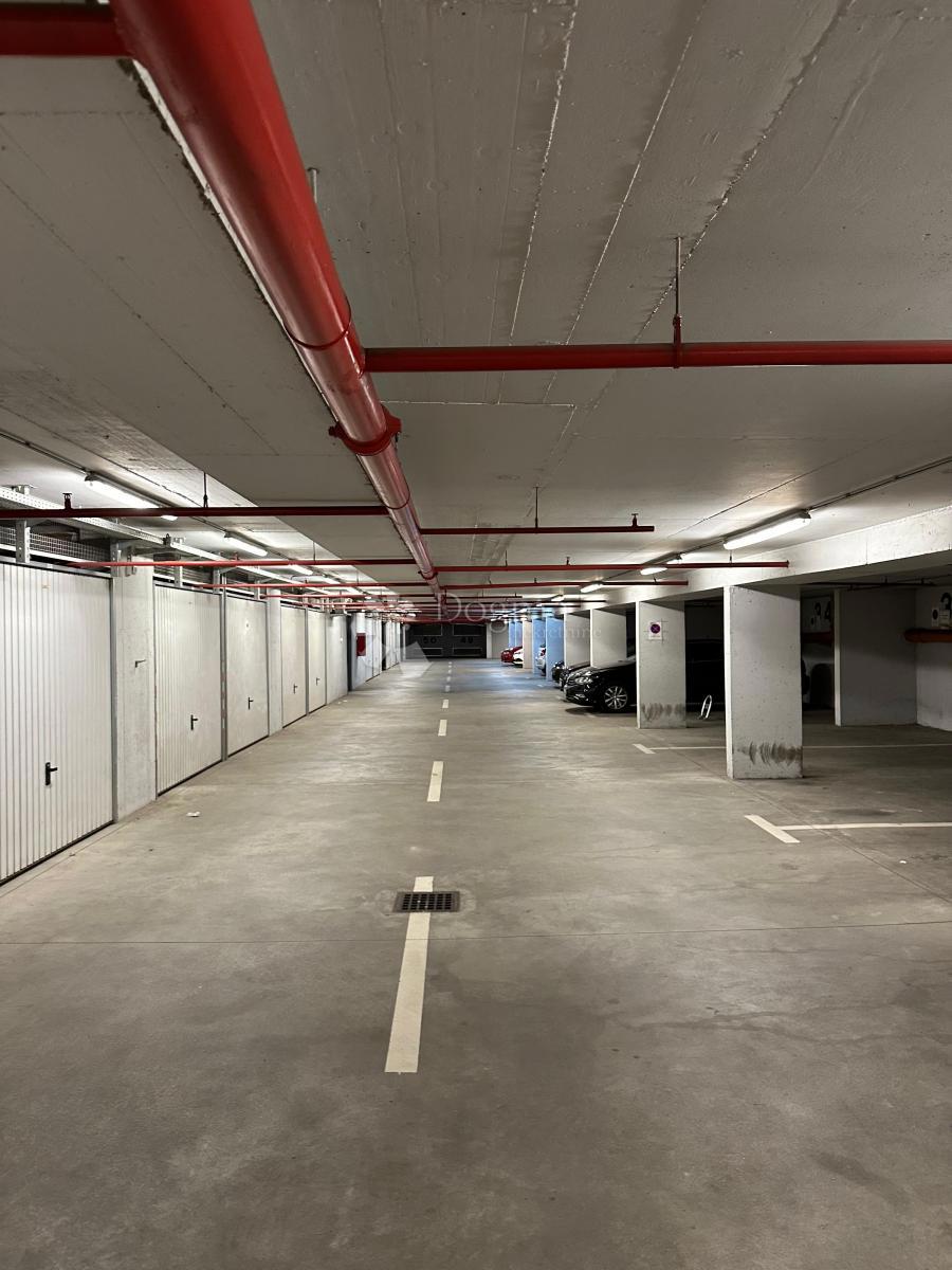 Garaža Lanište, Novi Zagreb - Zapad, 11,55m2