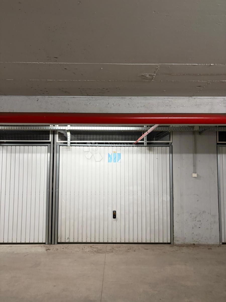 Garaža Lanište, Novi Zagreb - Zapad, 11,55m2