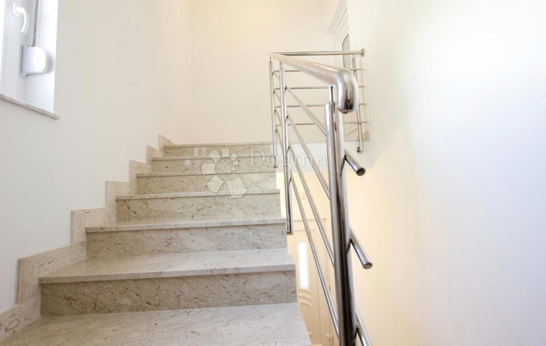 Hiša Vodice, 244,13m2