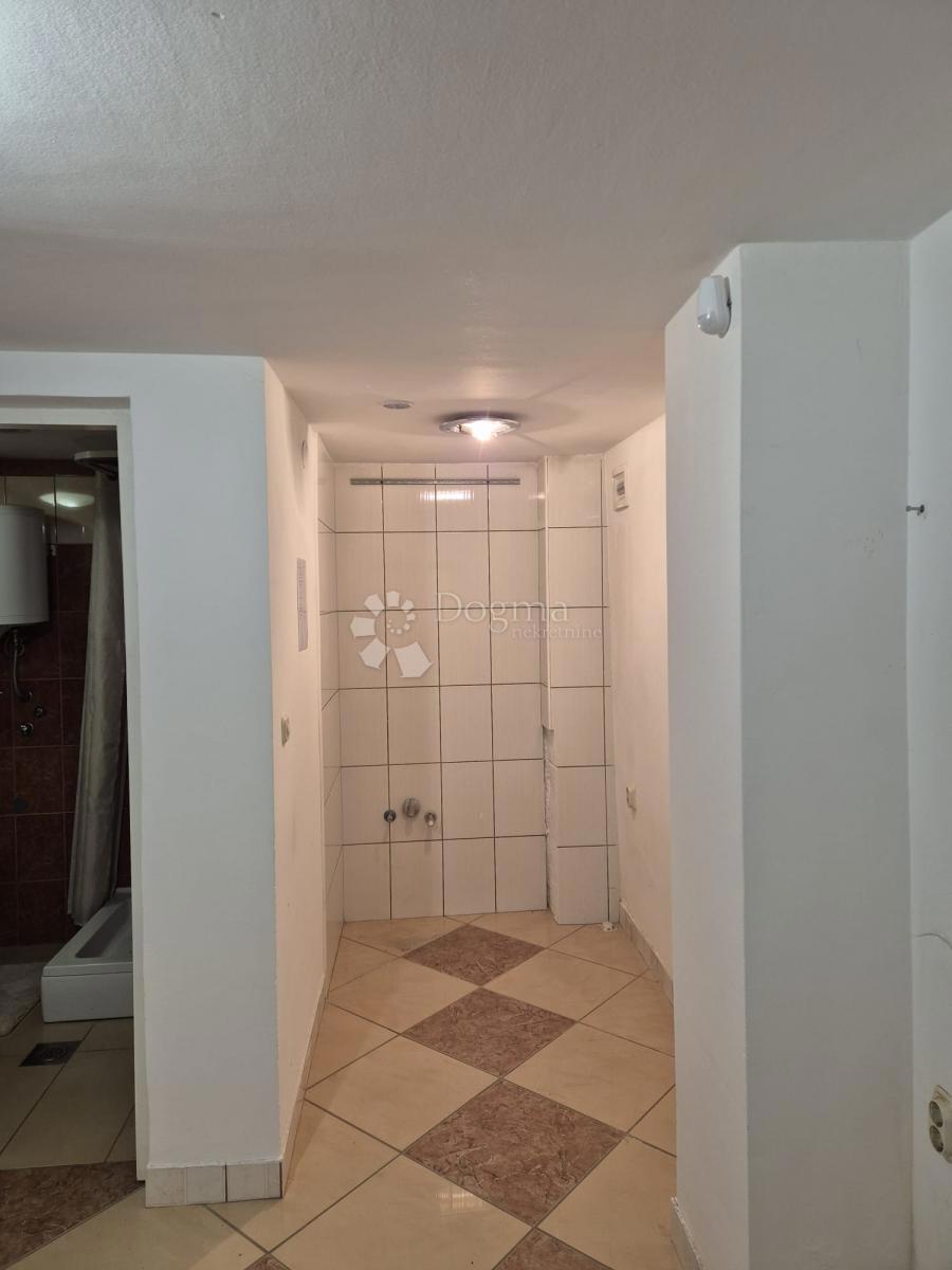 Stanovanje Gornji grad / Centar, Osijek, 13m2