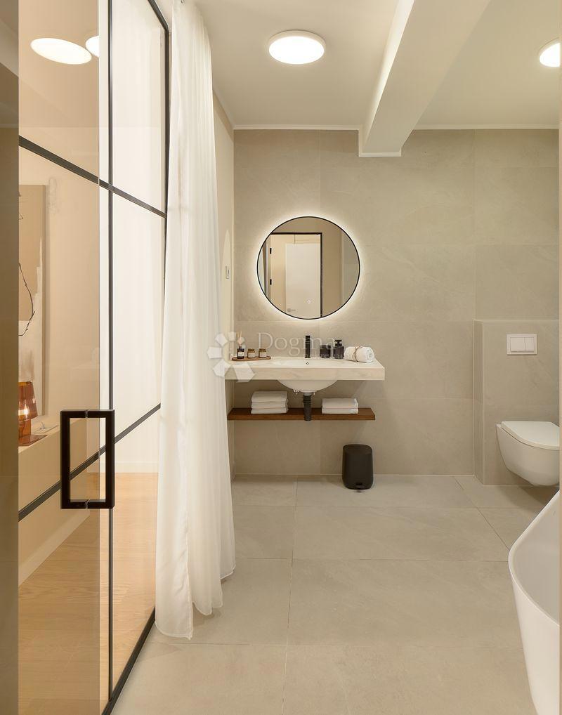 PRIMOŠTEN - VILLA, KI VAM BO VZEL DIH