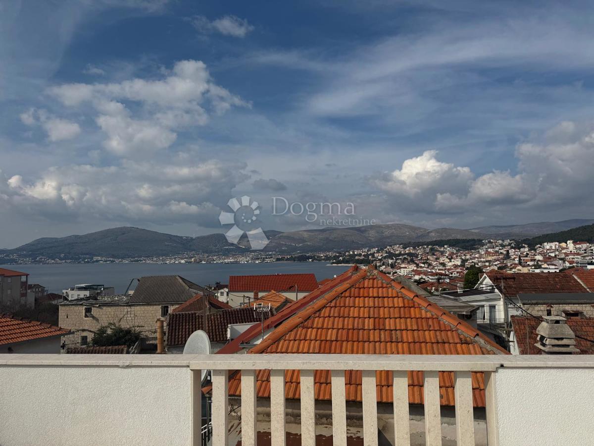 Hiša Okrug Gornji, Okrug, 65m2