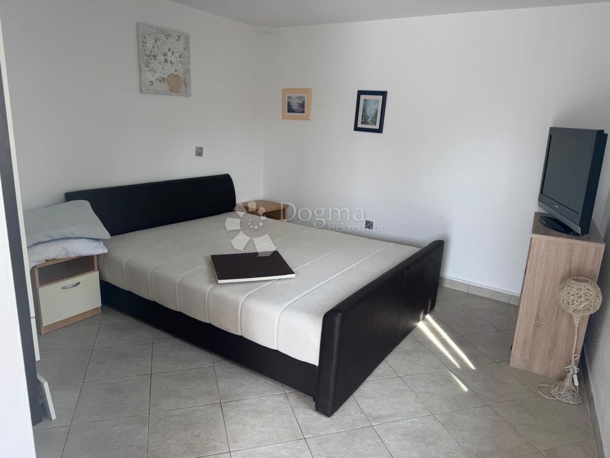 Hiša Okrug Gornji, Okrug, 65m2