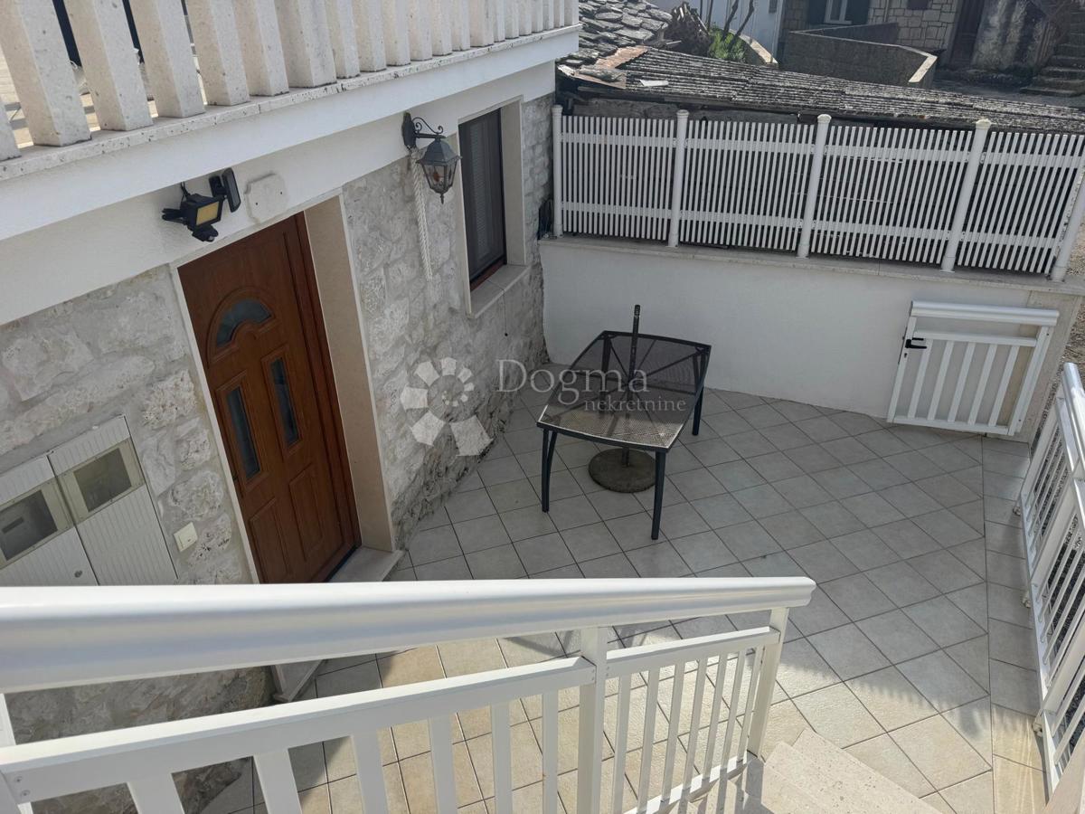 Hiša Okrug Gornji, Okrug, 65m2