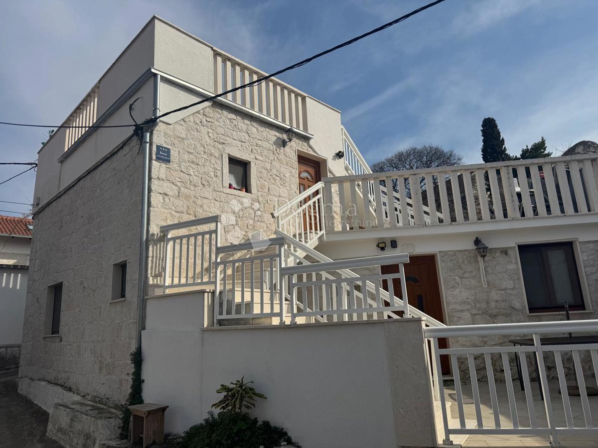 Hiša Okrug Gornji, Okrug, 65m2