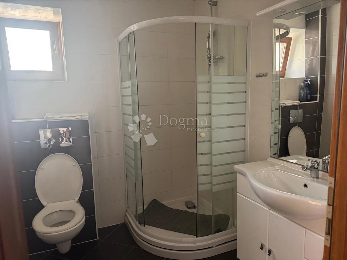 Hiša Okrug Gornji, Okrug, 65m2